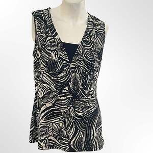 JKLA California Black and White Abstract Print Sleeveless V-Neck Top